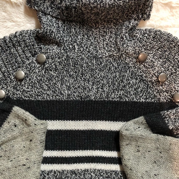 Cozy Winter Sweater - Picture 5 of 6